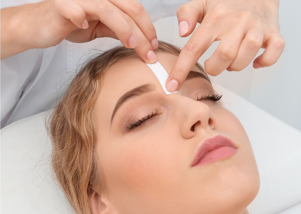 What’s the Difference Between Brow Lamination and Waxing?