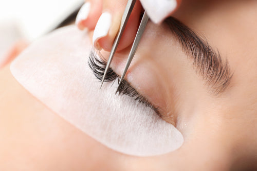 Eyelash Extension Marketing Guide & Tips For Your Business