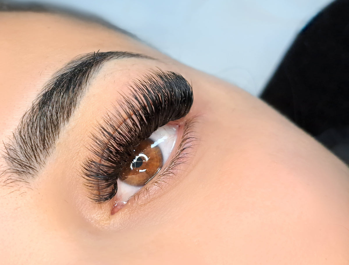 What Are Lashes Made Out Of? What’s the Best Material?