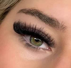 How to Price Your Lash Services When Starting Out